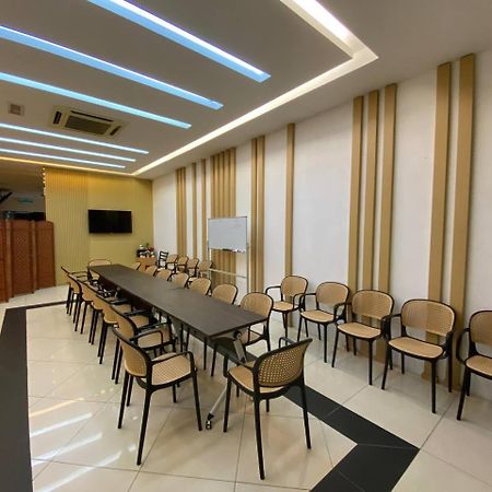 Bangi Business Hotel Kampong Sungai Ramal Dalam Exterior photo