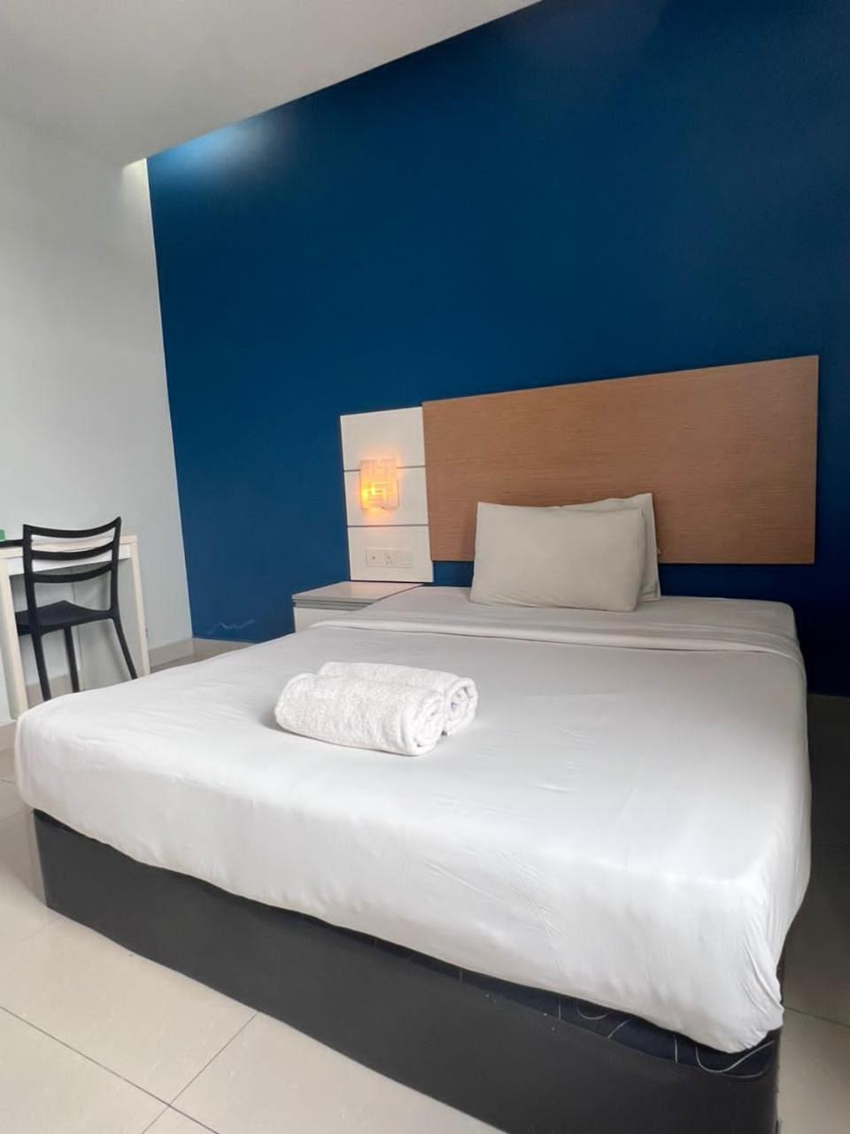 Bangi Business Hotel Kampong Sungai Ramal Dalam Exterior photo