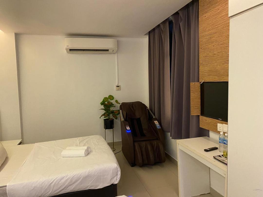 Bangi Business Hotel Kampong Sungai Ramal Dalam Exterior photo